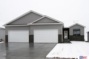 918 N 106th