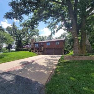 8857 Greenwood