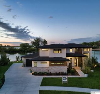 28406 Laurel