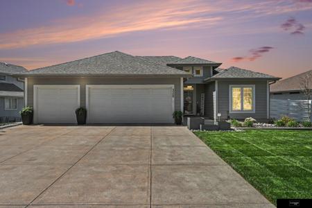 320 Riverside