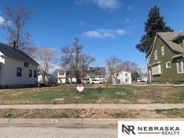 3922 N 18th