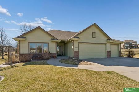12219 S 75th