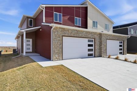 326 N 105th