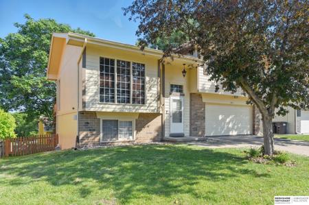 8853 N 82nd