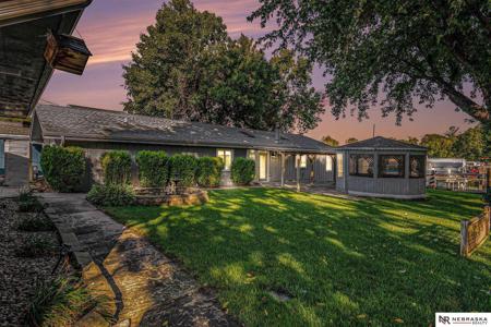 2109 West Shore