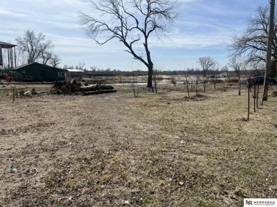 1810 E Park