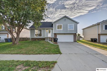 8959 N 81st