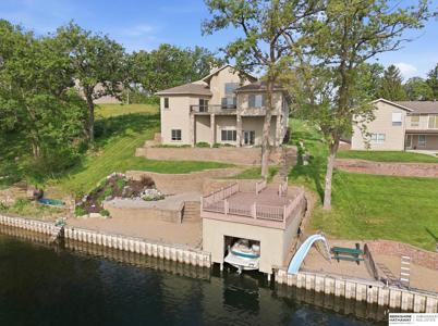8803 OAKDALE