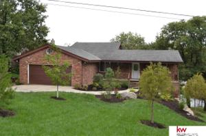 8866 GREENWOOD RD