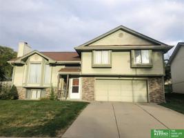 8939 N 82nd