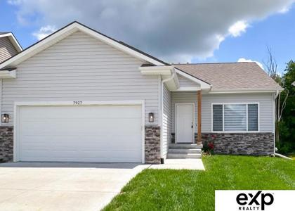 7927 N 93rd