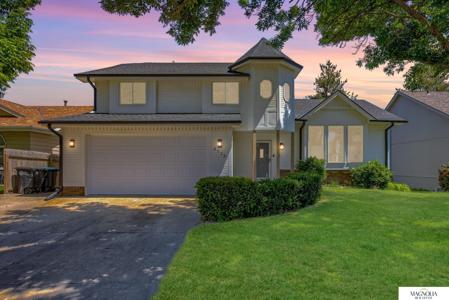 3713 S 155th