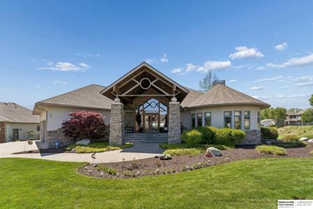 244 N Lakeview