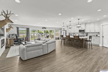 2835 Big Island