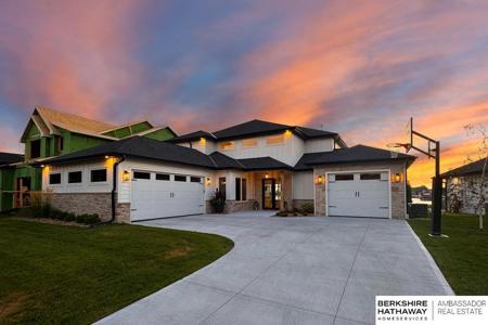 6720 N 289th