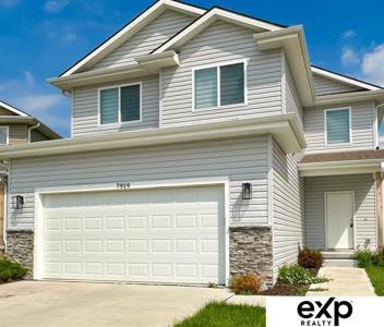 7919 N 93rd