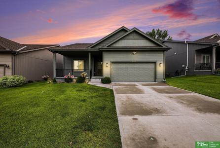 7203 N 139th