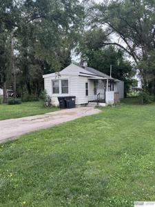 910 E Camden