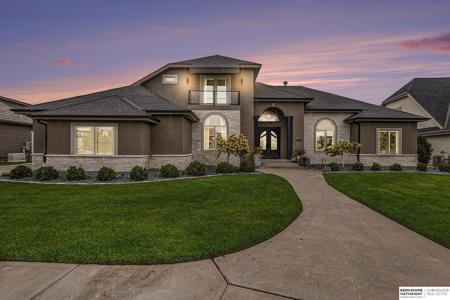5903 N 294th
