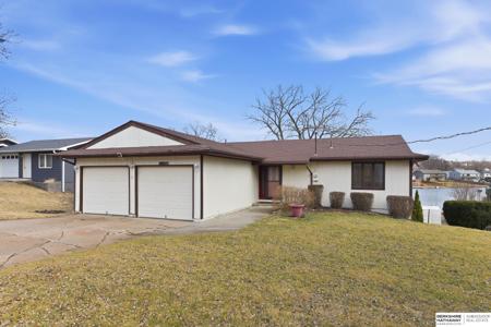 11128 W Lakeshore