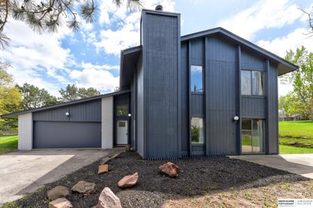 1206 N 145th