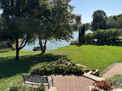 1235 N 126th