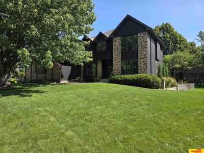 1325 N 127th