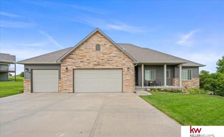 1648 Lake Ridge