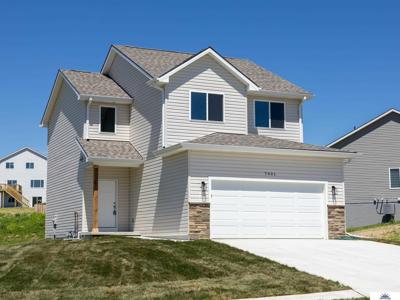 7901 N 94th