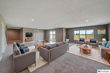 614 N 106th