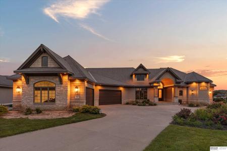 12502 N 178th