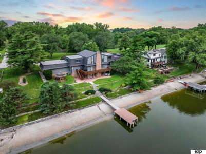 22446 South Shore