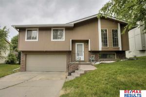 8842 N 81st