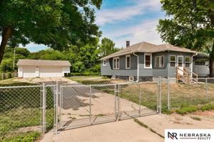 4524 N 16th