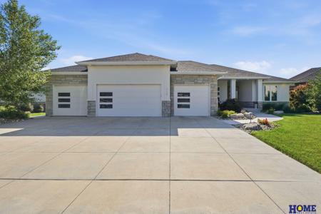 720 N 100th