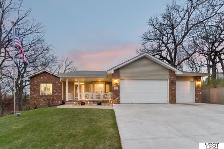 1401 Beaver Lake