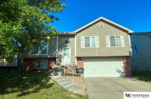 8936 N 78th