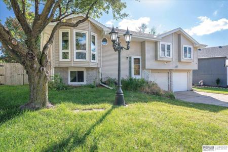 8935 N 83rd