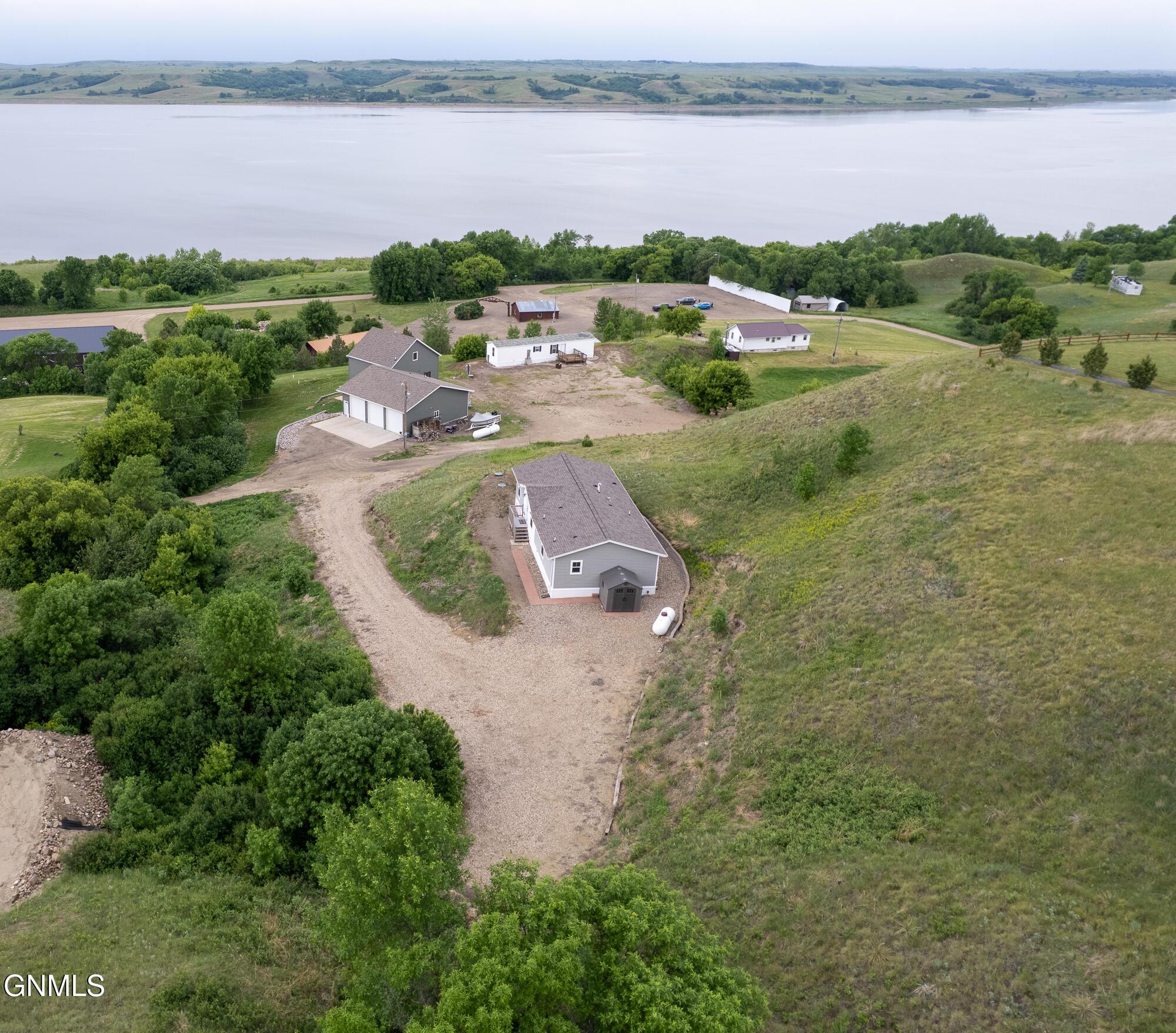 Image 3: Beaver_Bay_Oahe_drone-0206