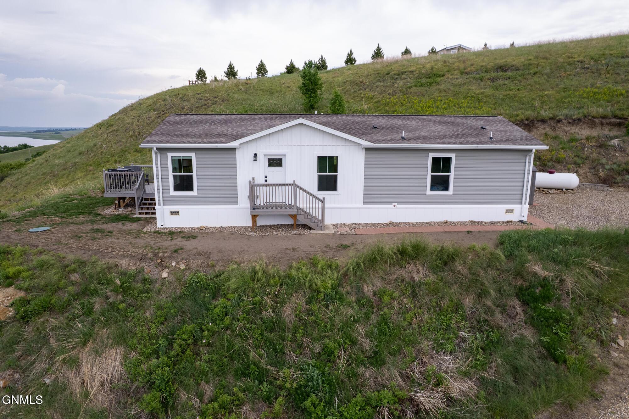 Image 4: Beaver_Bay_Oahe_drone-0212