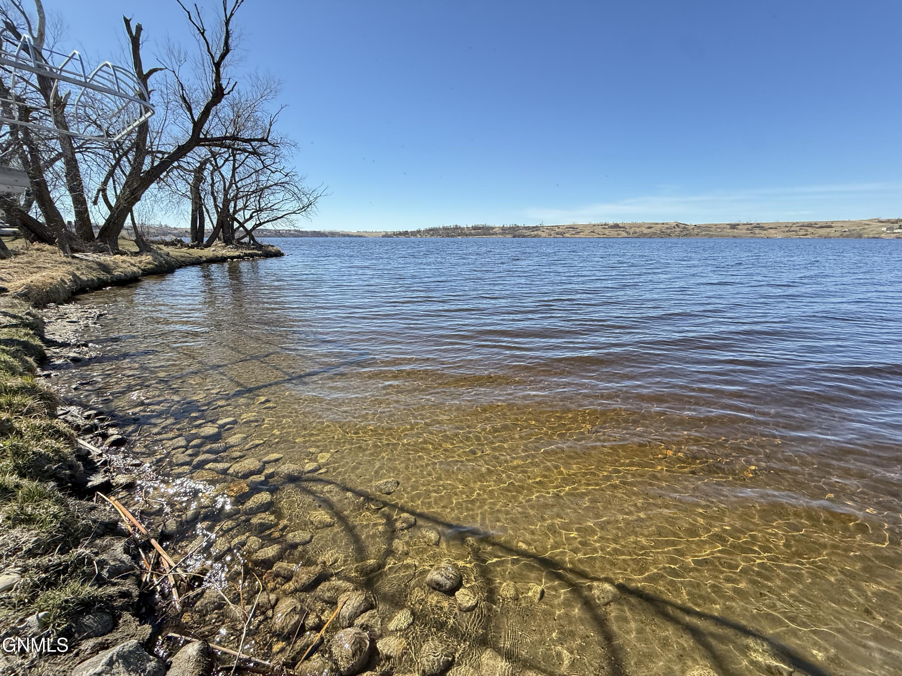 Image 4: Shoreline