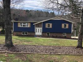 105 Cardinal Drive Drive