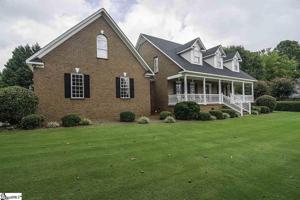110 E Lakewinds Boulevard