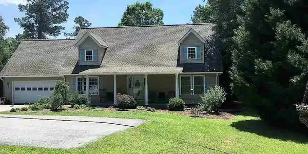116 E Commodore Drive