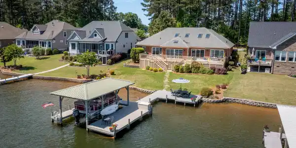 404 Nautical Way
