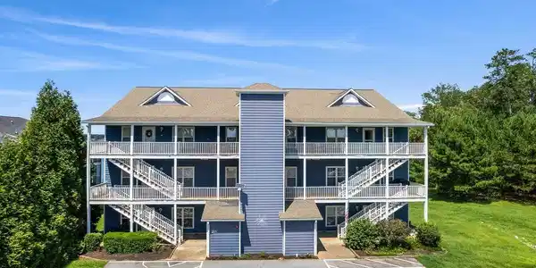 201 F Bomber Court