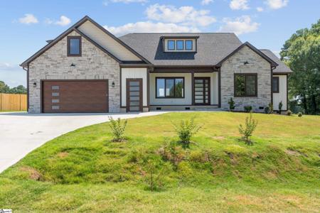 560 Clement Loop