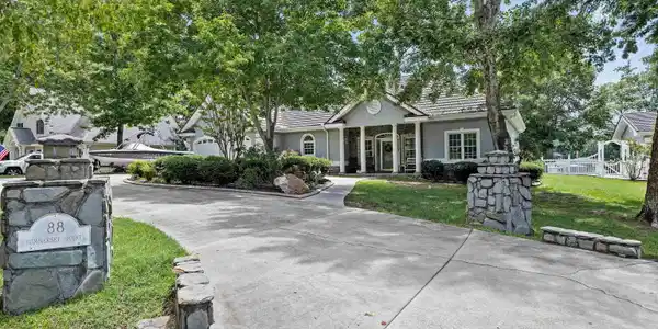 88 Summerset Point Drive