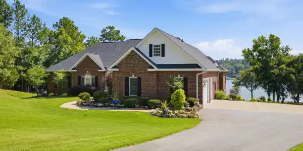 105 Coogan Bluff