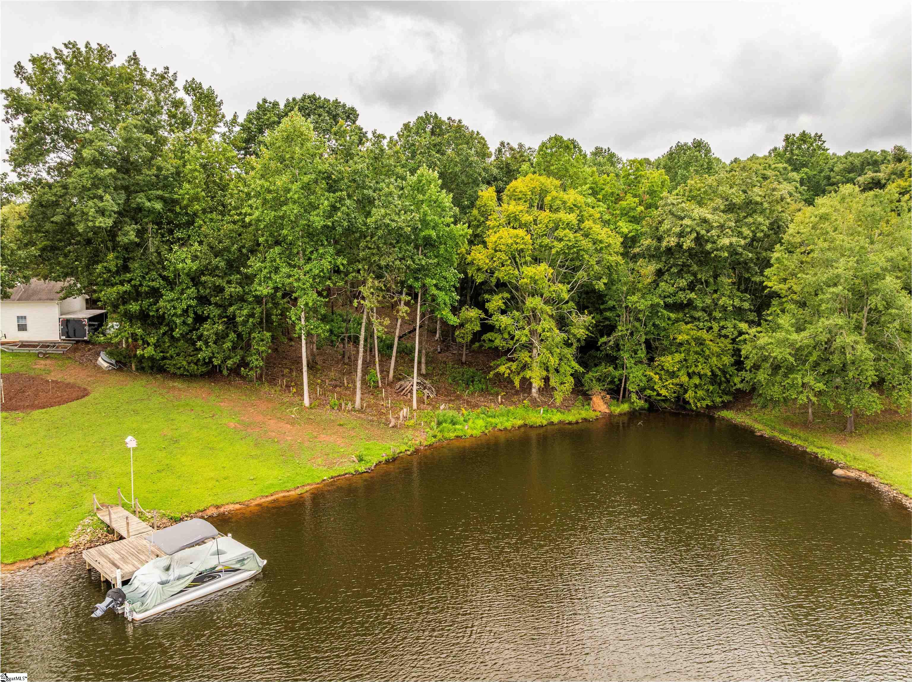 Image 1: 75 Feet of Lake Frontage!